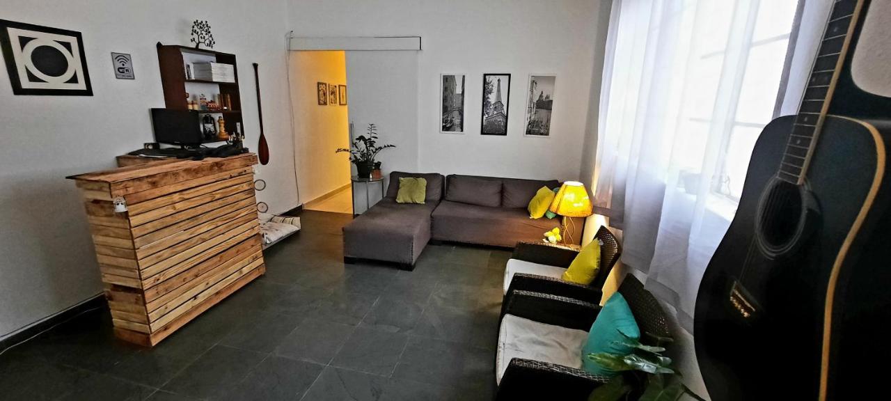 Quintal Da Bella Hostel Сантос Екстериор снимка